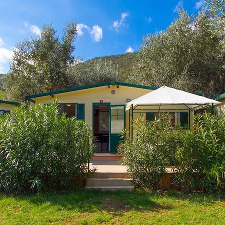 Casa vacanze Mobile In With Shared Pool