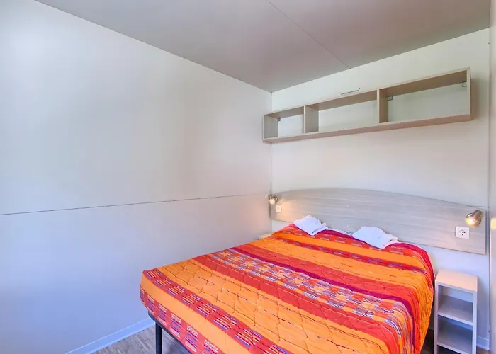 Casa vacanze Mobile In With Shared Pool